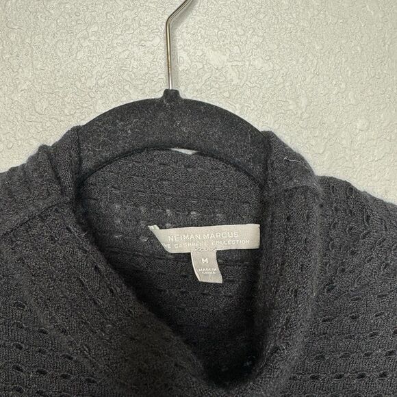 Neiman Marcus The Cashmere Collection Womens Turtle Neck Black Blouse M - Picture 3 of 4